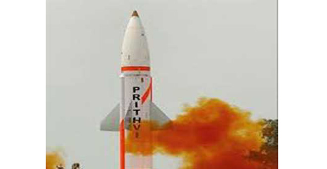 भारत ने पृथ्वी 2 मिसाइलों का दोहरा सफल प्रक्षेपण किया