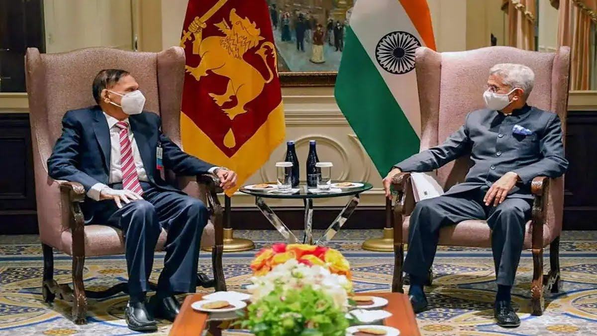 भारत ने फिर दिखाई दरियादिली,  संकटग्रस्त श्रीलंका को सौंपा 44,000 मीट्रिक टन यूरिया