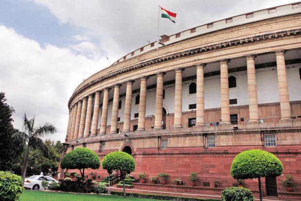 कर्नाटक संकटः संसद के दोनों सदनों में कार्यवाही प्रभावित, विपक्षी सदस्यों ने भाजपा पर लगाया आरोप