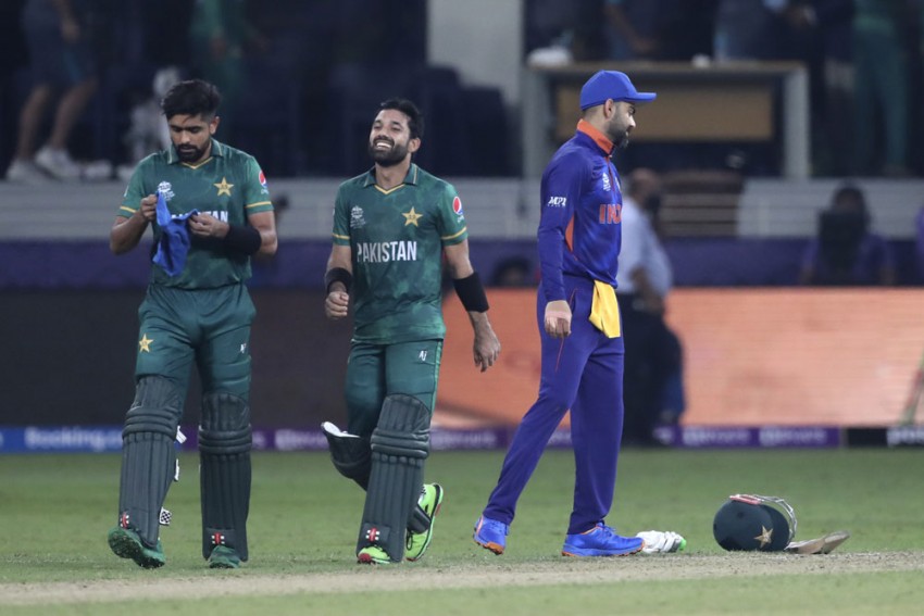 IND VS PAK T20 World Cup 2021: विश्व कप में तोड़ा हार का सिलसिला, महामुकाबले में पाकिस्तान ने भारत को 10 विकेट से हराया