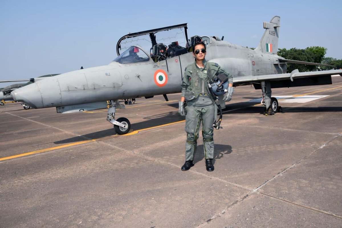 दिन में मिशन को अंजाम देने वाली पहली महिला लड़ाकू पायलट बनीं मोहना सिंह
