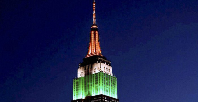 न्‍यूयॉर्क में स्‍वतंत्रता दिवस, एम्पायर स्टेट तिरंगे की रोशनी से हुुआ सराबोर