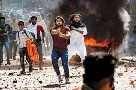 2020 दिल्ली दंगे: कोर्ट ने दंगा, आगजनी के 2 आरोपों से बरी किया