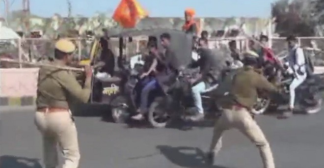 राजस्थान: पद्मावती का विरोध तेज, करणी सेना ने किया भीलवाड़ा बंद, पुलिस ने बरसाई लाठियां