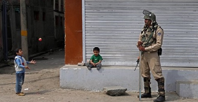 कश्मीर में 24 जुलाई तक स्कूल-कॉलेज बंद, दूसरे दिन भी नहीं आए अखबार