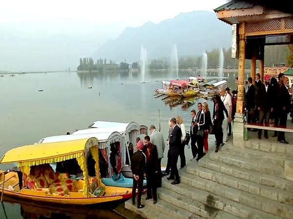 आज से कश्मीर दौरे पर 16 देशों के राजनयिकों का दल, इस दल का हिस्सा नहीं होंगे यूरोपियन यूनियन के प्रतिनिधि