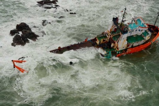 चक्रवात तौकते: मुंबई के समुद्र में फंसे जहाज से अब तक 22 शव बरामद, 186 लोगों का किया गया रेस्क्यू