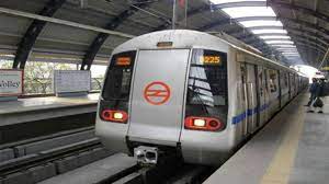 कोरोना वायरस: वीकेंड पर अब नियमित समय के अनुसार चलेगी दिल्ली मेट्रो, आज के लिए किए गए हैं ये बदलाव
