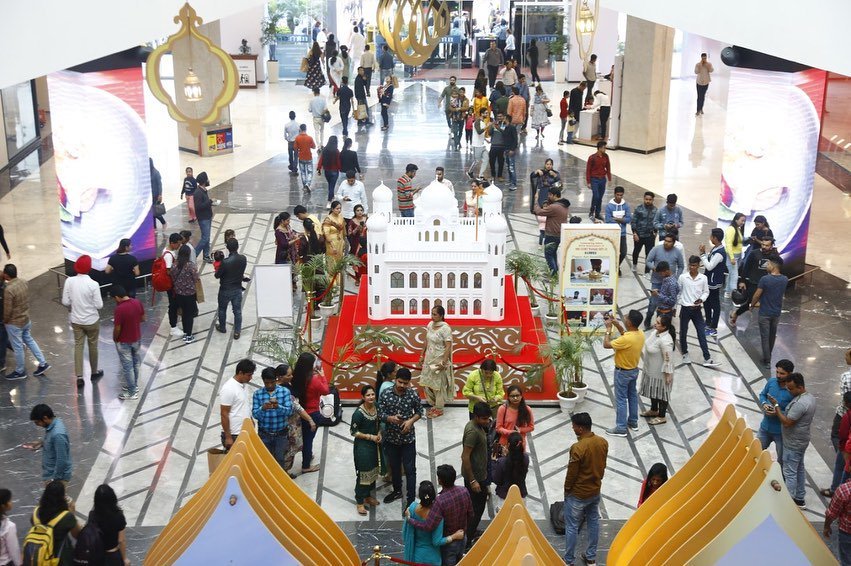 गुरु नानक देव जी की 550वीं जयंती के अवसर पर चंडीगढ़ के एलांते मॉल परिसर में गुरुद्वारा दरबार साहिब, करतारपुर