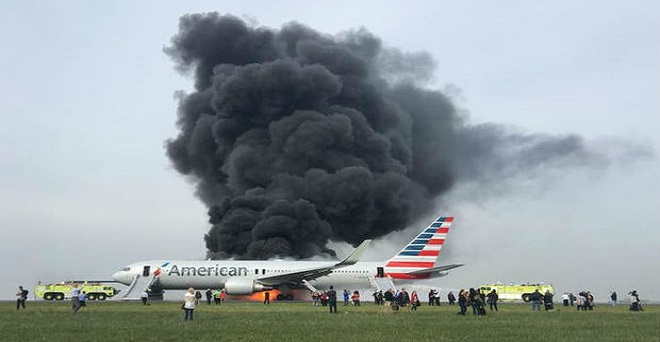 अमेरिका: शिकागो हवाईअड्डे पर विमान में लगी आग, कुछ लोग घायल