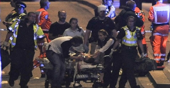 आतंकी हमले से फिर लहूलुहान हुआ लंदन , 7 की मौत, पुलिस फायरिंग में 3 हमलावर भी ढेर