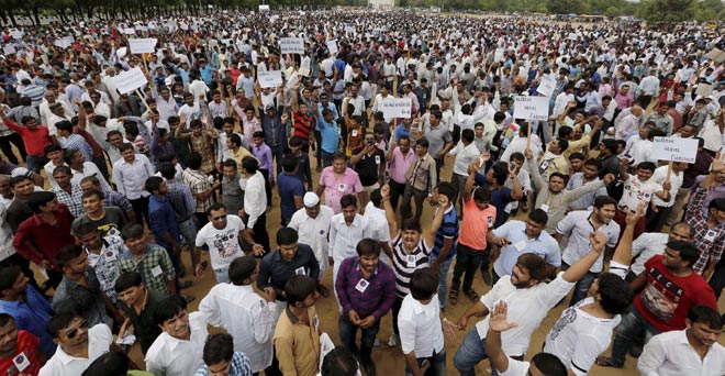 गुजरात में पाटीदार पटेल समुदाय ने मांगा आरक्षण