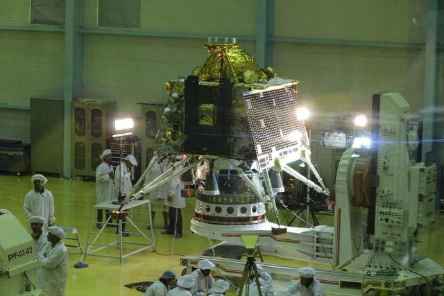 भारत के दूसरे चंद्र मिशन चंद्रयान-2 के मॉड्यूल की तस्वीरें, जिन्हें 9 और 16 जुलाई के बीच किया जाना है लॉन्च