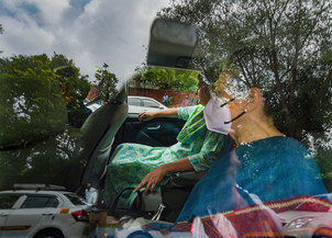 नेशनल हेराल्ड केस: करीब ढाई घंटे की पूछताछ के बाद ईडी कार्यालय से बाहर आईं सोनिया गांधी