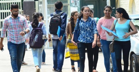 दिल्ली सरकार का छात्रों को तोहफा, अब कॉलेज से बन सकेगा लर्निंग लाइसेंस