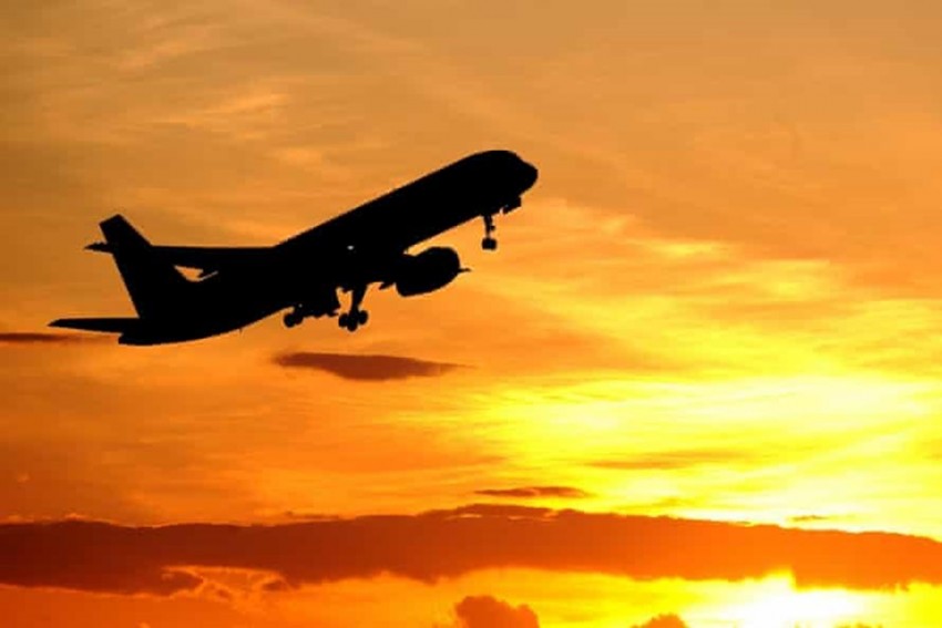 डीजीसीए: विदेश जाने वालों को करना होगा इंतजार, 31 जुलाई तक जारी रहेगा अंतरराष्ट्रीय उड़ानों पर प्रतिबंध