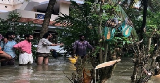 केरल में बाढ़ के बाद अब संक्रामक बीमारियों के फैलने का मंडराया खतरा, एडवाइजरी जारी