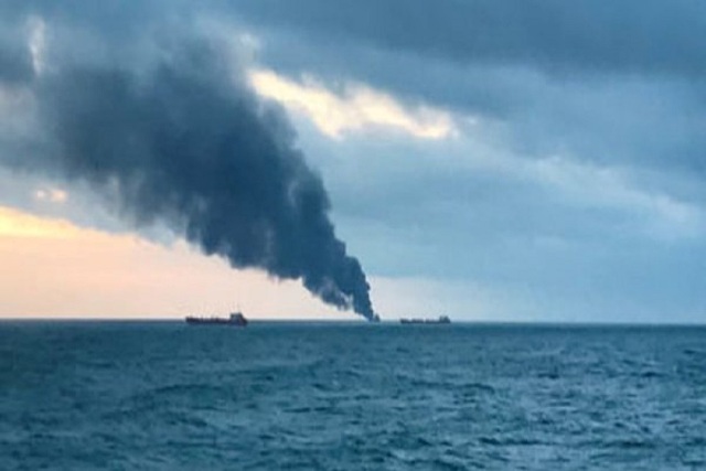 रूस के नजदीक दो समुद्री जहाजों में आग से 10 लोगों की मौत, 15 भारतीय थे क्रू का हिस्सा