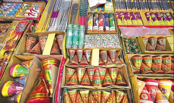 सुप्रीम कोर्ट ने शर्तों के साथ दिल्ली-एनसीआर में पटाखों की बिक्री पर लगी रोक हटाई