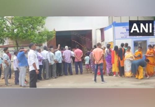 पश्चिम बंगाल पंचायत चुनाव: मतदान के बीच अलग-अलग जगह हुई हिंसक झड़पों में 11 लोगों की मौत