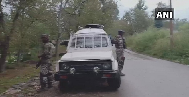 जम्मू कश्मीर के कुलगाम में हिज्बुल कमांडर गुलजार समेत 5 आतंकी मुठभेड़ में ढेर