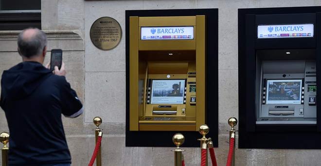 हैप्पी बर्थ-डे ATM, पचास साल की हुई पैसे निकालने वाली मशीन