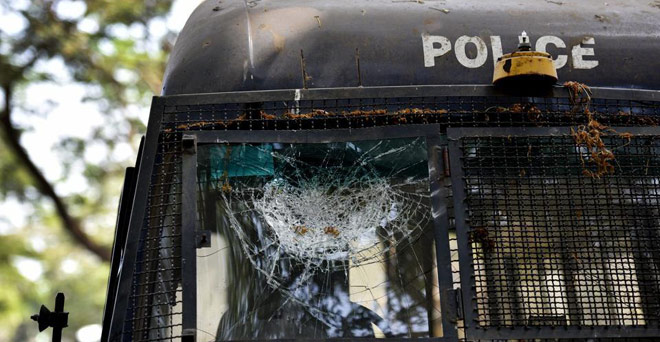 पुलिस वाहन-ट्रक टक्कर में 7 पुलिसकर्मी की मौत, 6 घायल
