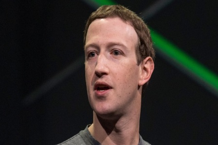इस्तीफे के सवाल पर फेसबुक के चेयरमैन मार्क जकरबर्ग ने दिया जवाब