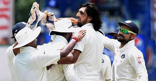 भारत को 132 रन की बढ़त, गेंदबाजों ने कराई श्रीलंका की वापसी