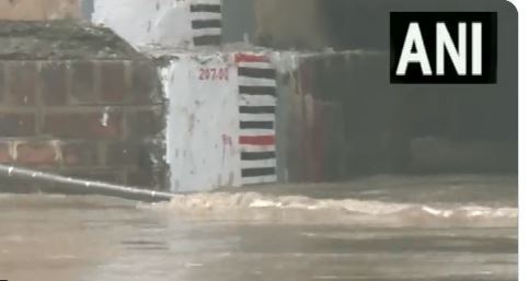 डेंजर लेवल के पार यमुना, दिल्ली में बाढ़ का 'खतरा', 207 मीटर से ऊपर पहुंचा जलस्तर