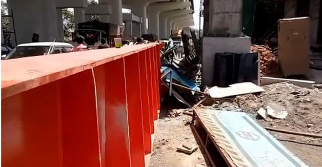 गाजियाबाद: कार और ऑटो पर गिरा निर्माणाधीन मेट्रो का गार्डर, 7 घायल