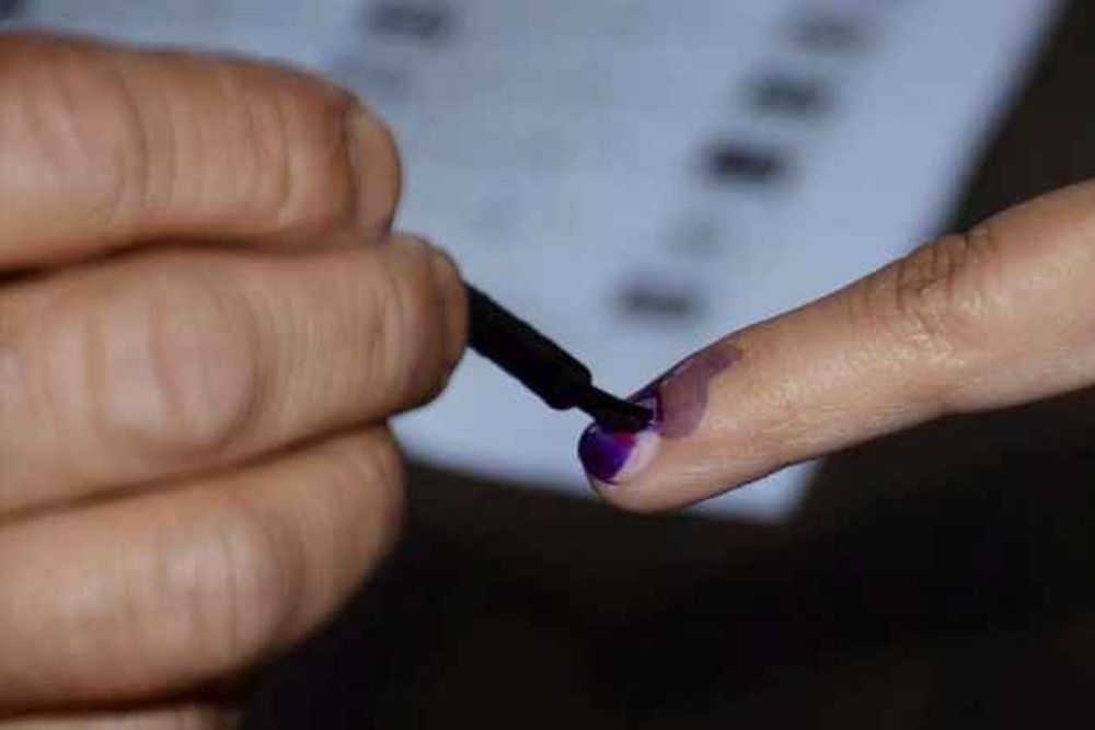 ​​​​​​​कर्नाटक चुनाव के साथ चार राज्यों में भी उपचुनाव, विधानसभा की चार और लोकसभा की एक सीट के लिए मतदान का ऐलान