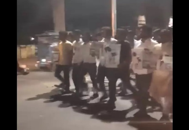 यूपी पुलिस ने अलीगढ़ मुस्लिम विश्वविद्यालय के छात्रों पर किया मामला दर्ज, फ़िलिस्तीन के समर्थन में कर रहे थे विरोध प्रदर्शन