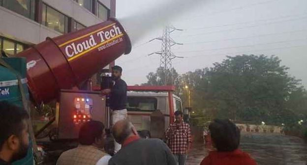 दिल्ली में पहली बार एंटी-स्मॉग गन का हुआ ट्रायल, ऐसे करती है काम