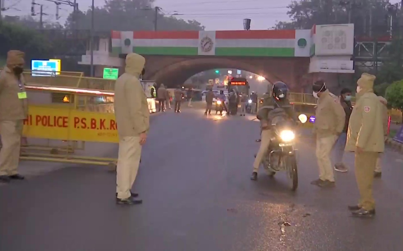 गणतंत्र दिवस समारोह के मद्देनजर दिल्ली में सुरक्षा सख्त, राष्ट्रीय राजधानी की सीमाएं सील