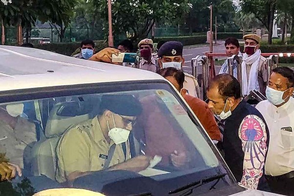 मानेसर के रिजॉर्ट से खाली हाथ लौटी राजस्थान पुलिस, नहीं मिले सचिन पायलट खेमे के विधायक