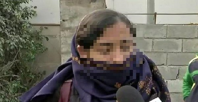 दिल्ली: डीयू छात्रा से चलती बस में अश्लील हरकत, FIR दर्ज