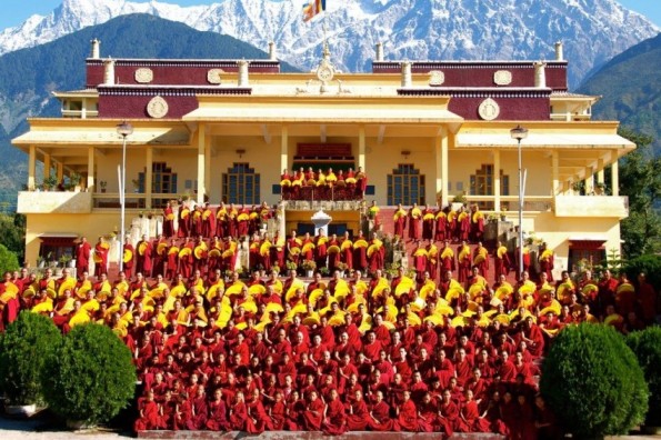 हिमाचल प्रदेश: मैक्लोडगंज मठ में तेजी से फैल रहा संक्रमण, अब तक 45 भिक्षु कोरोना पॉजिटिव