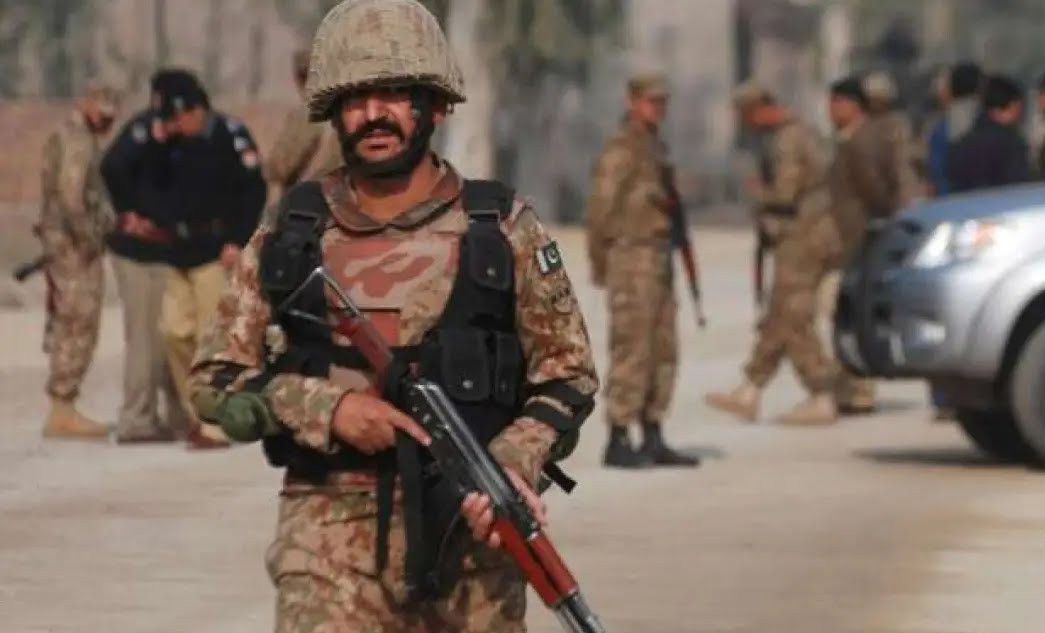 पाकिस्तान: आतंकी हमले में 6 सुरक्षाकर्मियों की मौत, 22 घायल
