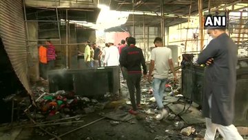 महाराष्ट्र: पुणे के फैशन मार्केट में लगी आग, 500 दुकानें जलकर खाक