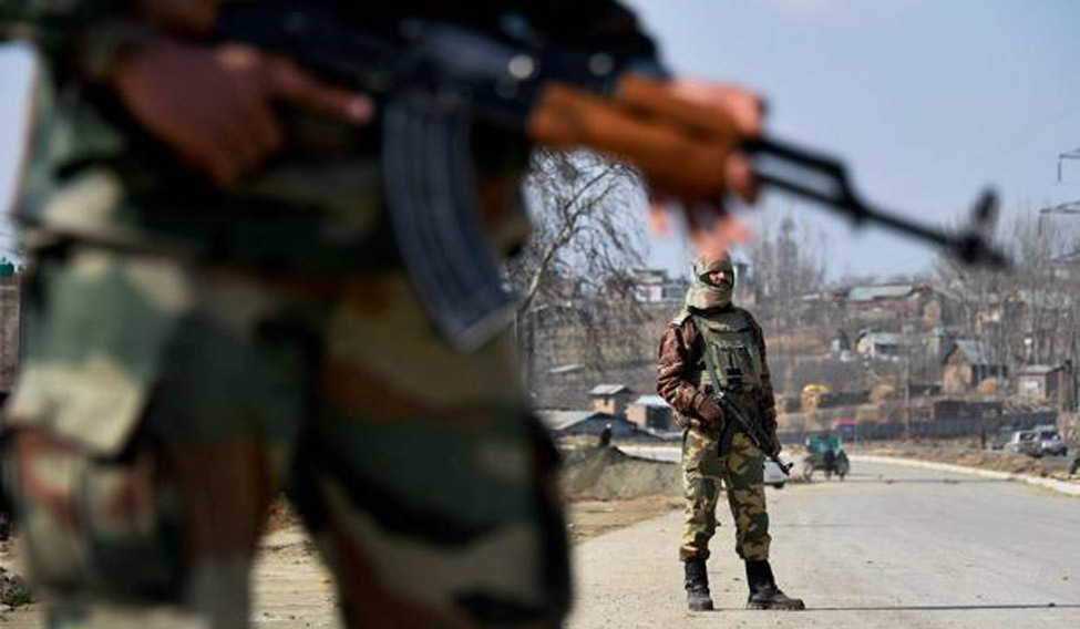 जम्मू-कश्मीर में अलग-अलग इलाकों में ग्रेनेड हमला, दो की मौत, कई घायल