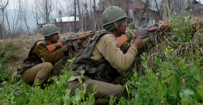 J&K: अनंतनाग के बिजबेहड़ा में आतंकी हमला, सेना ने किया इलाके का घेराव