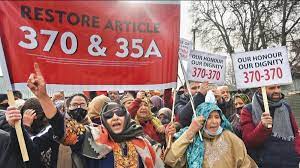 अनुच्छेद 370 को निरस्त करना केवल कागजों पर, कश्मीरी पंडितों का दर्द जारी: संजय राउत