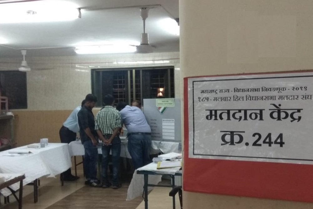 महाराष्ट्र में 63 फीसदी मतदान, पिछले विधानसभा चुनाव के बराबर ही हुई वोटिंग
