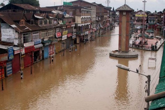 जम्मू-कश्मीर: किश्तवाड़ में बादल फटा, 40 लोग लापता, 4 शव बरामद