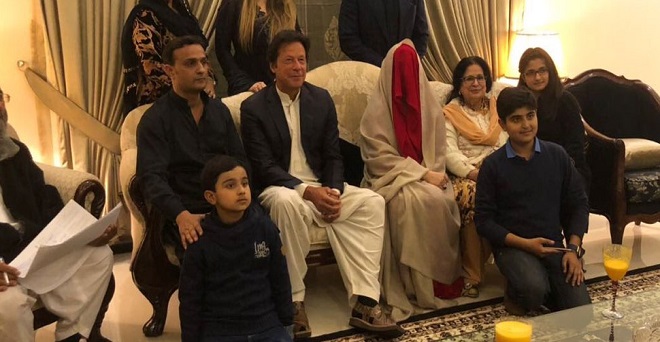 पूर्व क्रिकेटर और पाकिस्तान के राजनेता इमरान खान ने की तीसरी शादी