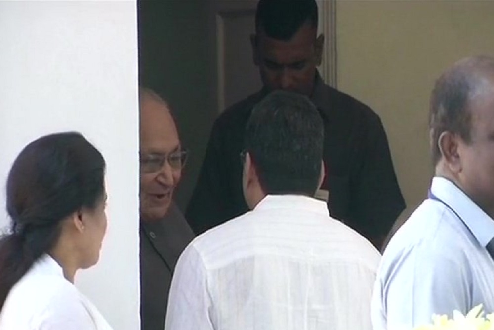 कांग्रेस वर्किंग कमेटी की बैठक में शरीक होने के लिए कांग्रेस मुख्यालय पहुंचीं यूपीए चेयरपर्सन सोनिया गांधी