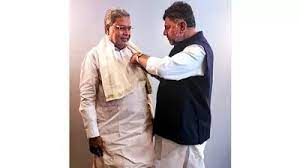 कर्नाटक के मुख्यमंत्री पद की दौड़: कांग्रेस प्रमुख खड़गे से मिले सिद्धारमैया, शिवकुमार;  कल बेंगलुरू में हो सकती है घोषणा