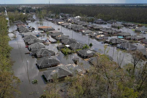 अमेरिका में इडा तूफान का कहर, भारी बारिश और बाढ़ में कम से कम 40 लोगों की मौत