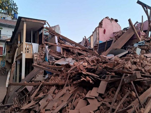 नेपाल में भूकंप से बर्बादी: लोगों के समक्ष जिंदगी को पटरी पर लाने की चुनौती, 157 लोग गंवा चुके हैं जान